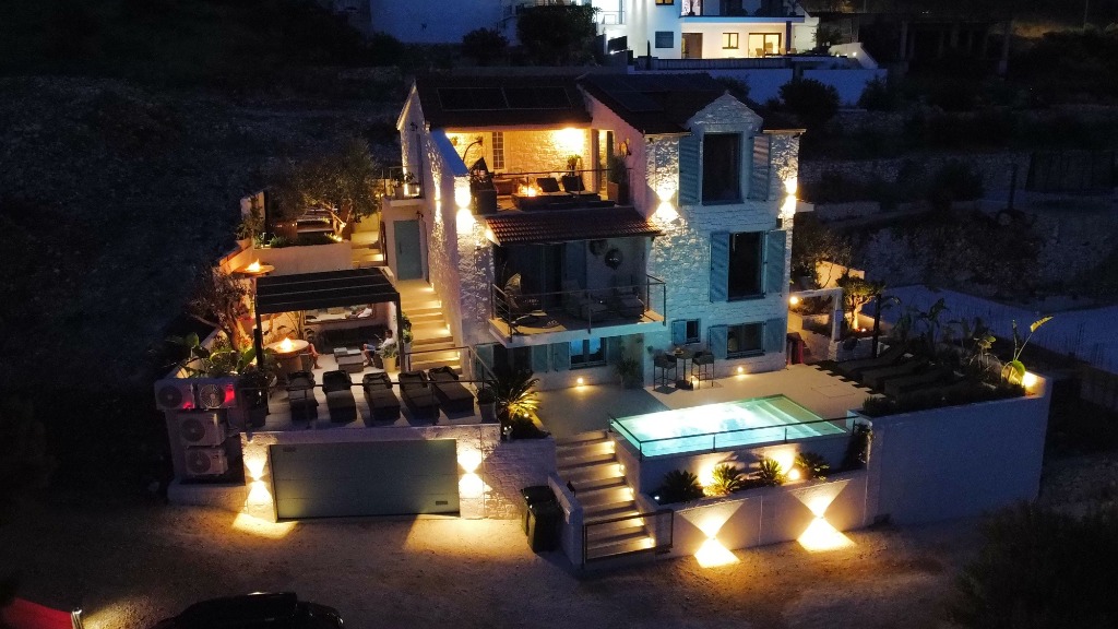 Vila Casa Žabka I. – luxusná kamenná vila s bazénom a saunou